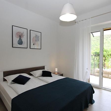L Apartment Raša Buitenkant foto