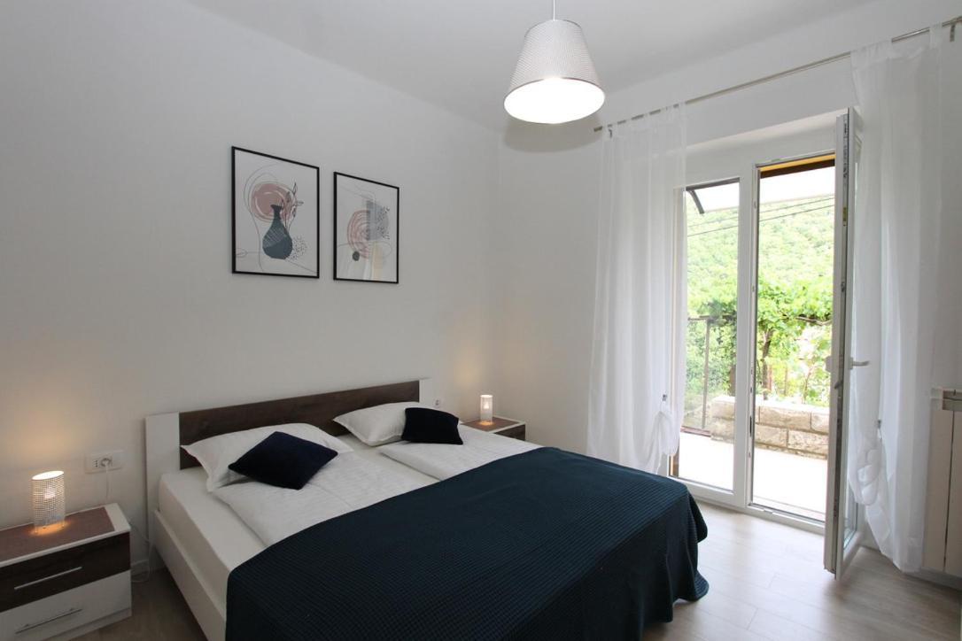 L Apartment Raša Buitenkant foto