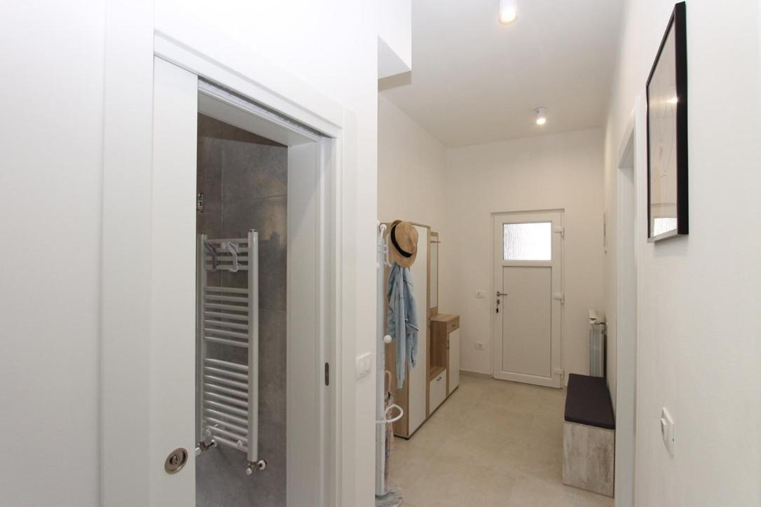 L Apartment Raša Buitenkant foto