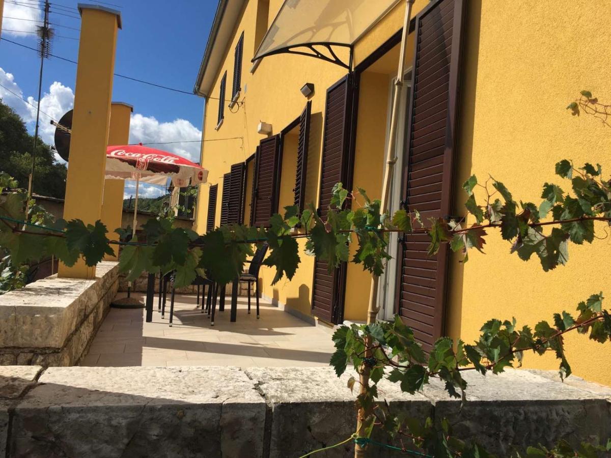 L Apartment Raša Buitenkant foto